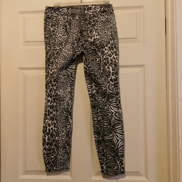 Glo! Adrian Grayscale Animal Print Jean, Ju - Picture 3 of 9